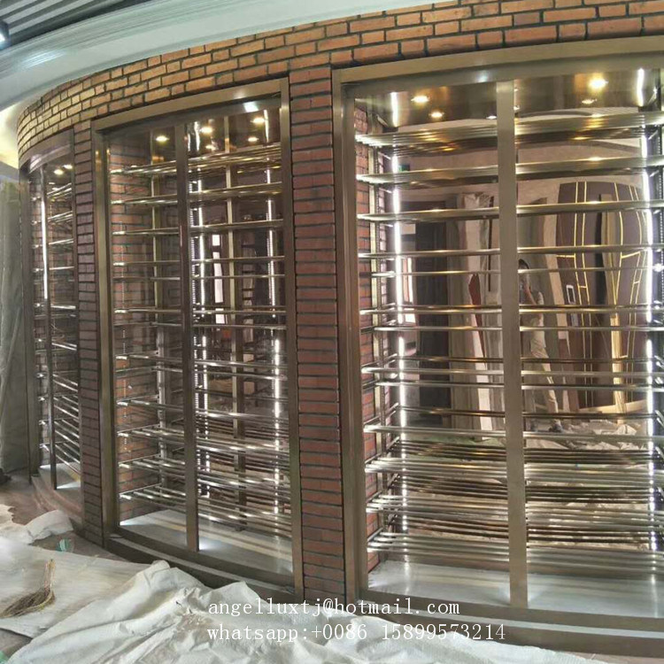 Customized Large Size Stainless Steel Wine Rack Metal Display Rack with Good Quality