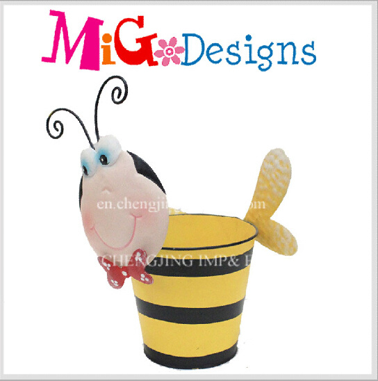 Best Garden and Balcony Decoration Metal Bee Planter