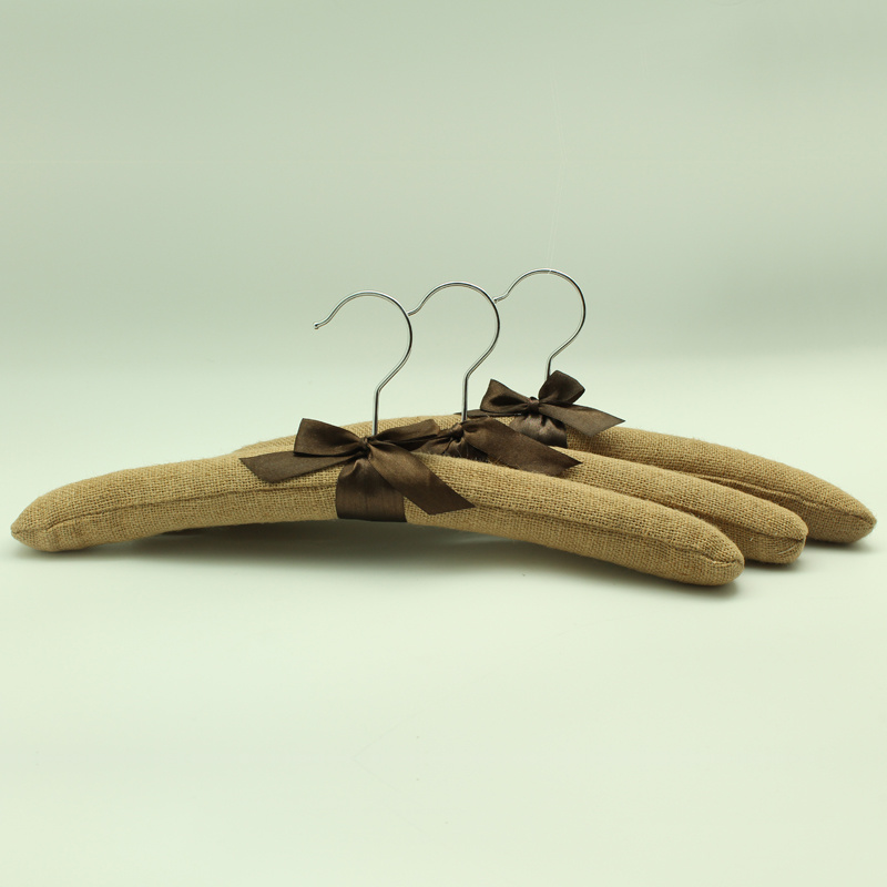 /proimages/2f0j00DTGUvrEnqVco/linen-padded-wooden-hanger-with-bow.jpg