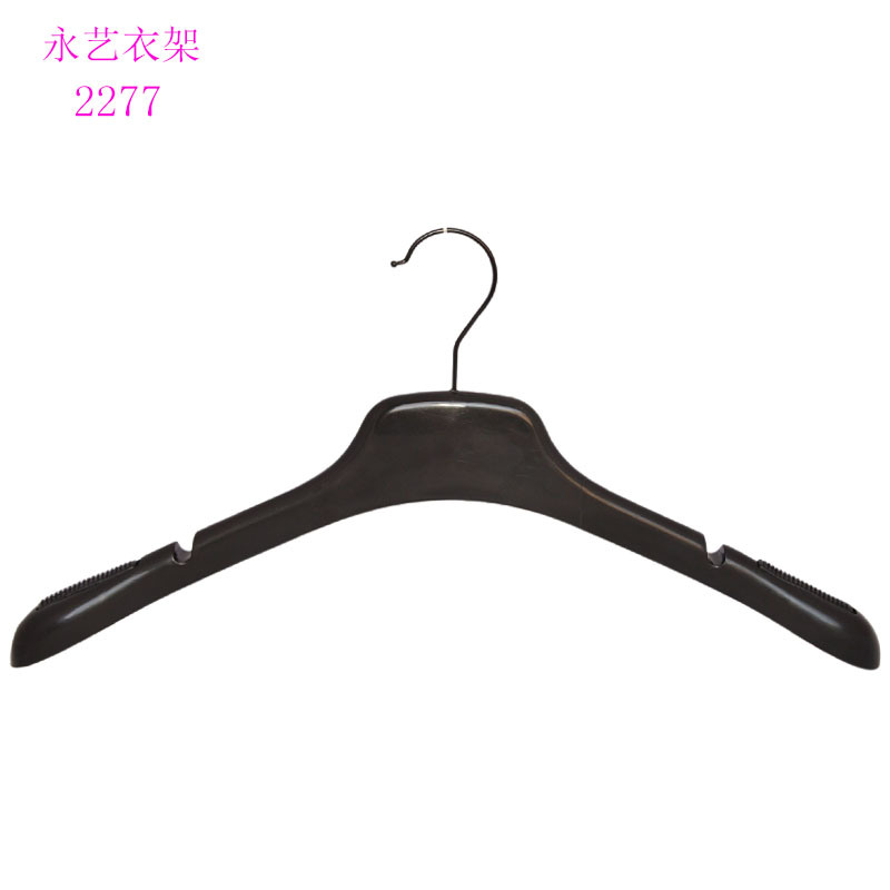 Chrome Hook Black Plastic Hanger with Anti Slip Strips