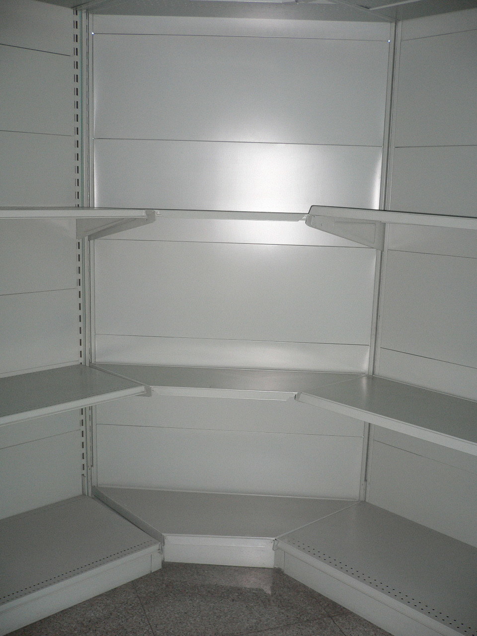 Closed Corner Plain Back Panel Supermarket Shelf