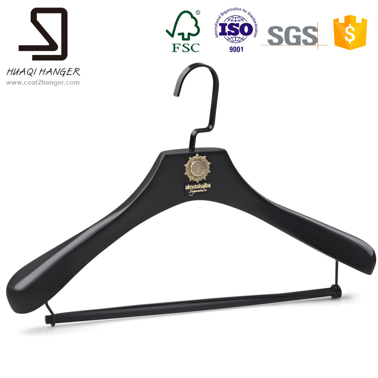 Wholesale Luxury Dark Black Wooden Mens Clothes Hangers with Round Bar