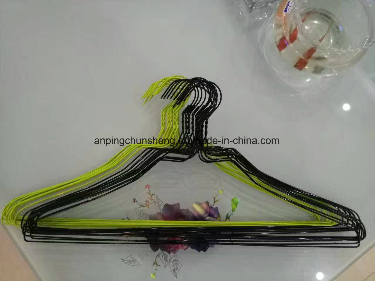 Exquisite Color Coated Wire Hanger