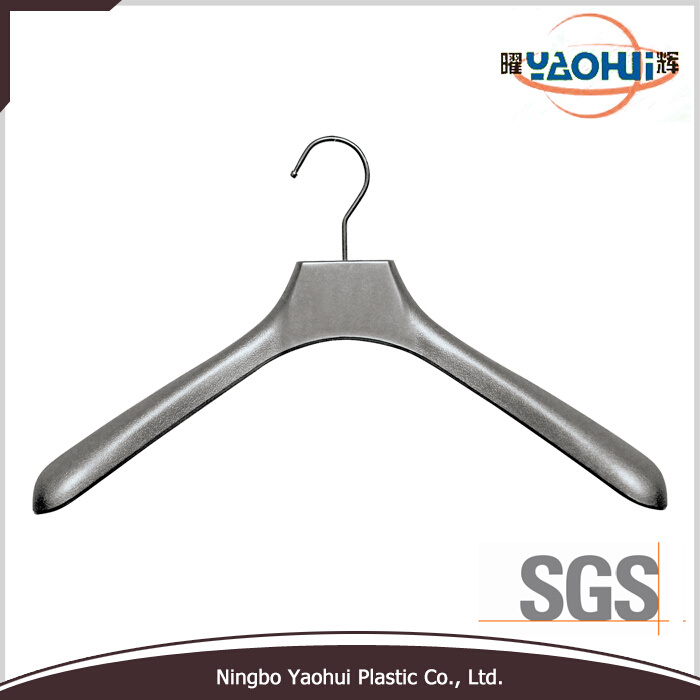 Plastic Hanger (6620-40)