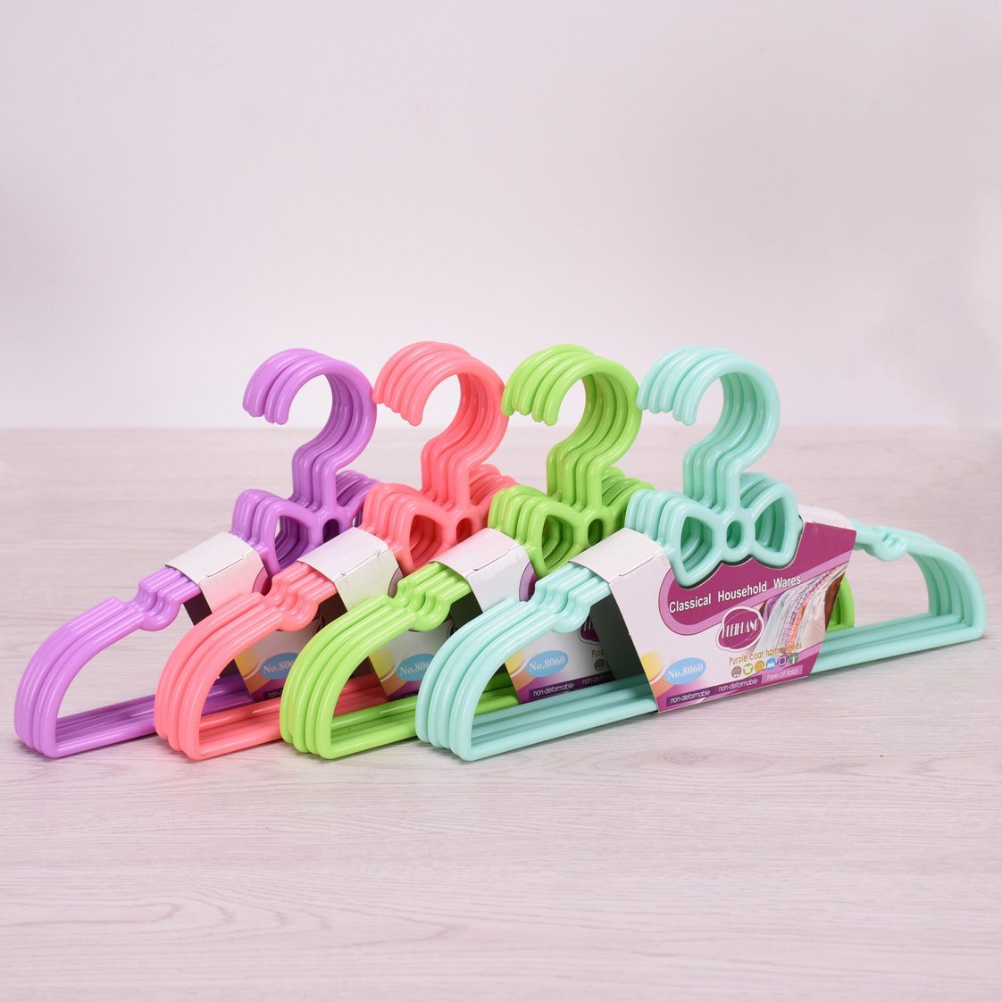 Bowknot Design Hanger Cheap Plastic Hanger for Children/Kids