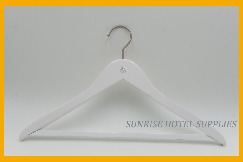 White Classic Top Wooden Clothes Hanger for Hotel