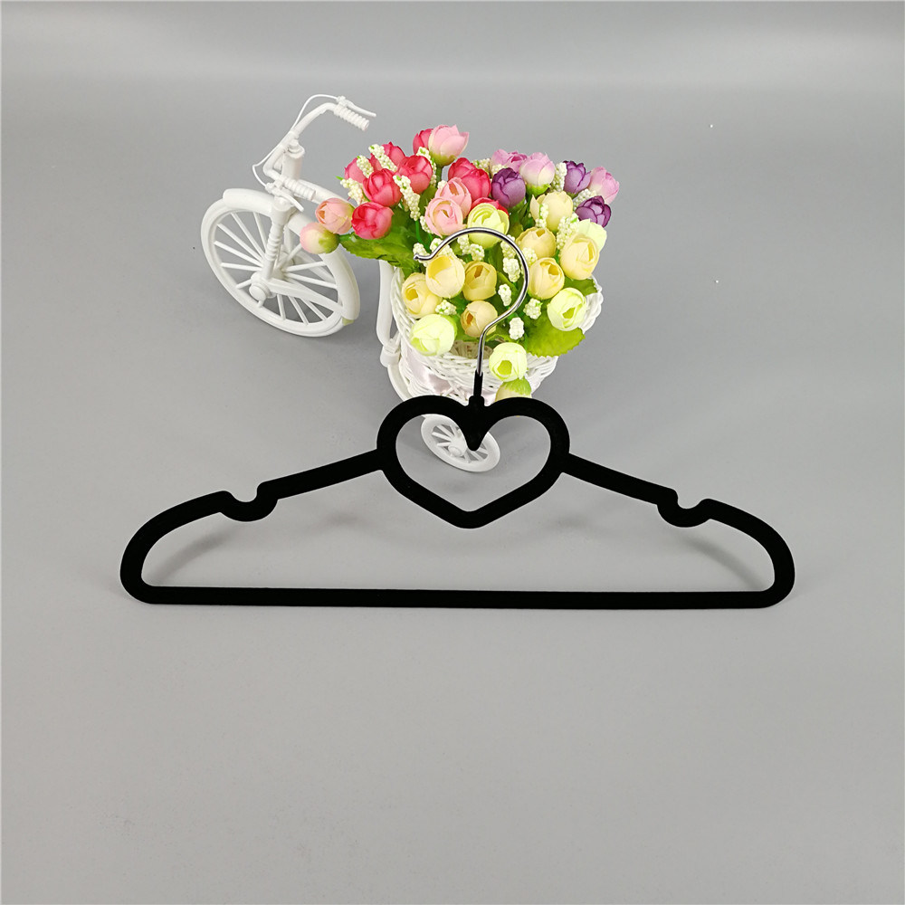 Sweet Heart Velvet Hanger