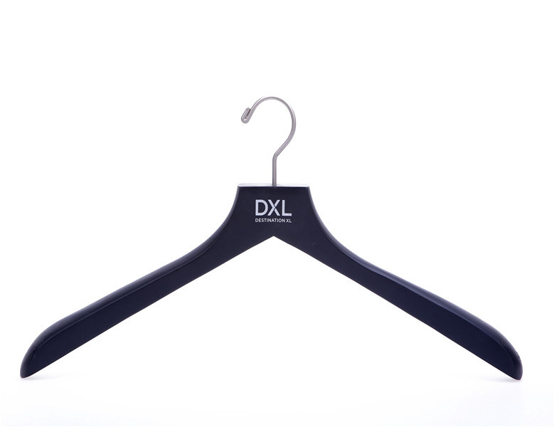 Black Rubber Coated Wooden Clothes Hanger for Coat/Suit/Clothes