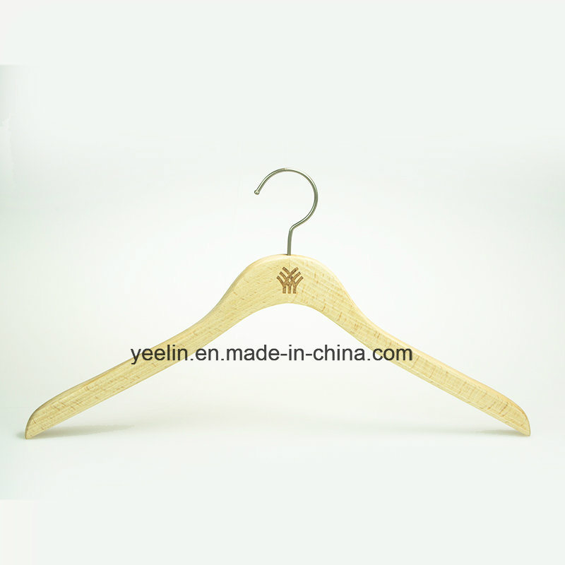 2016 New Fancy Wooden Clothes Hanger with Chrome Hook (YL-yw11)