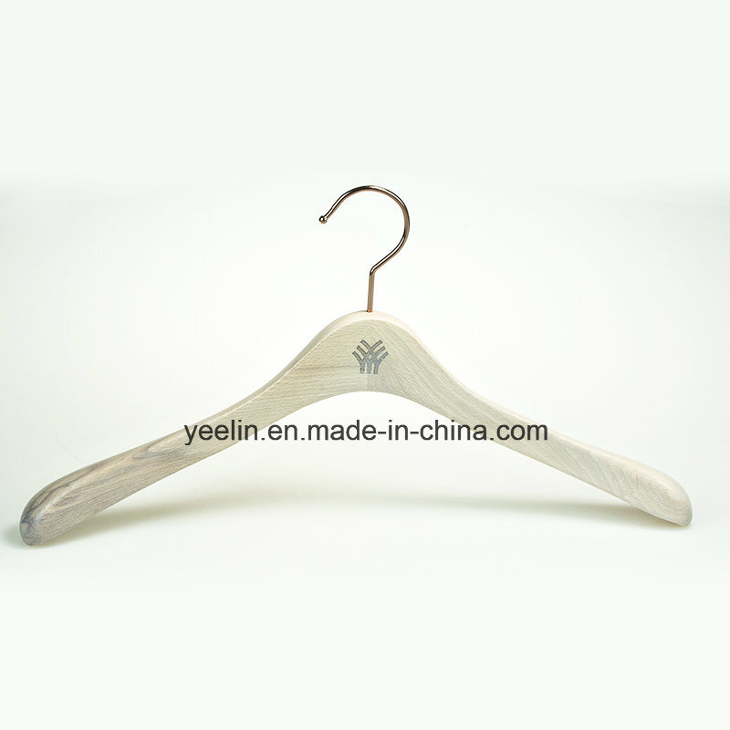 2016 New Design Fashion Water Washed Wooden Clothes Hanger with Rose Gold Metal Hook (YL-yw12)