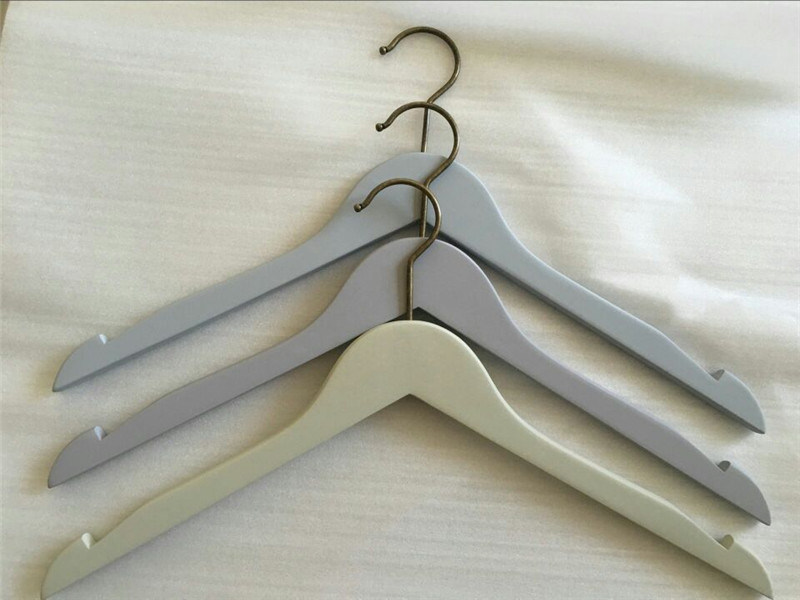 Female Beech Wooden Rubber Coating & Shoulder with Anti-Slip Top Hanger and Pant Hanger