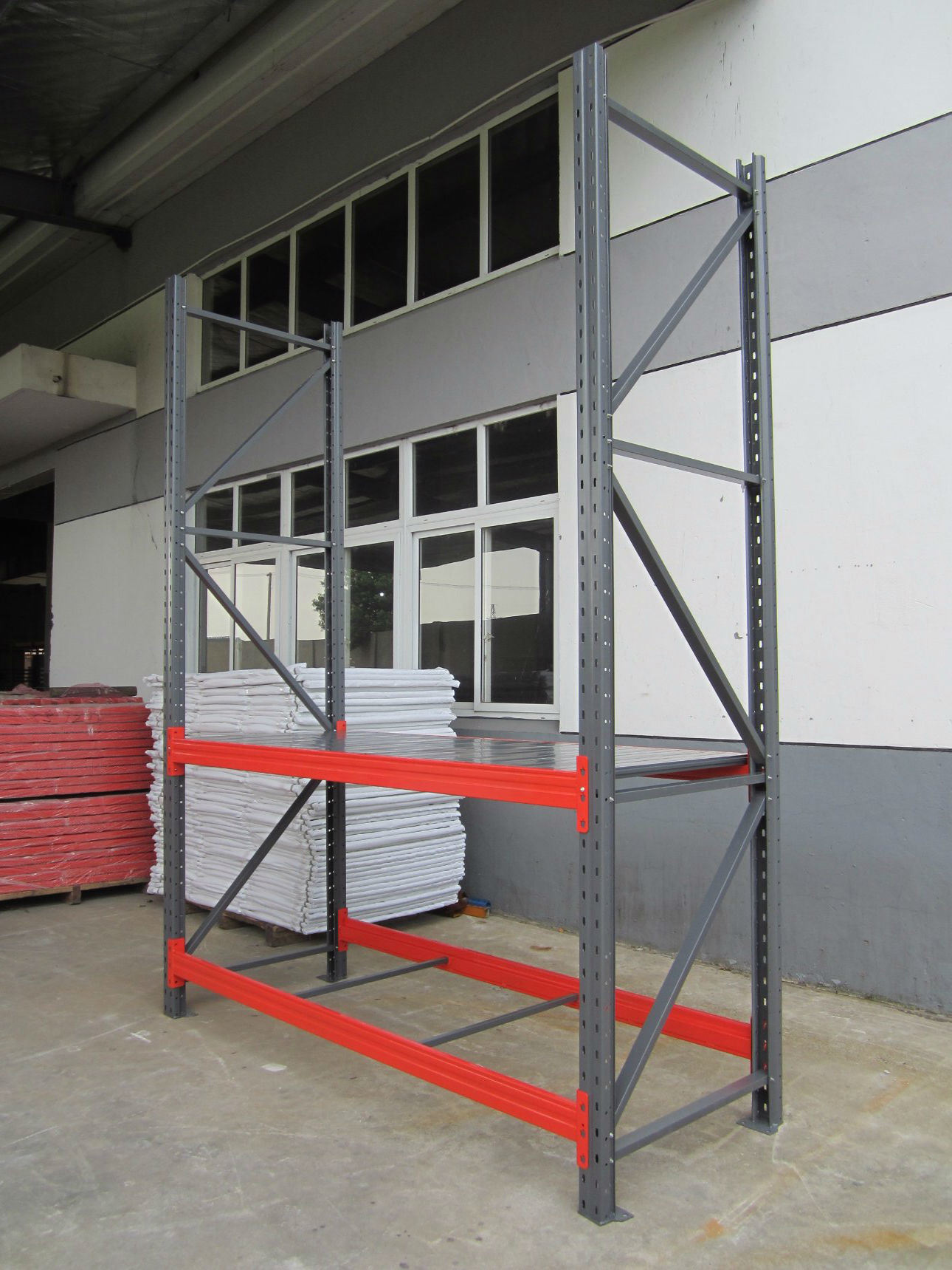 Heavy Duty Warehouse Storaging Rack with Grey Upright