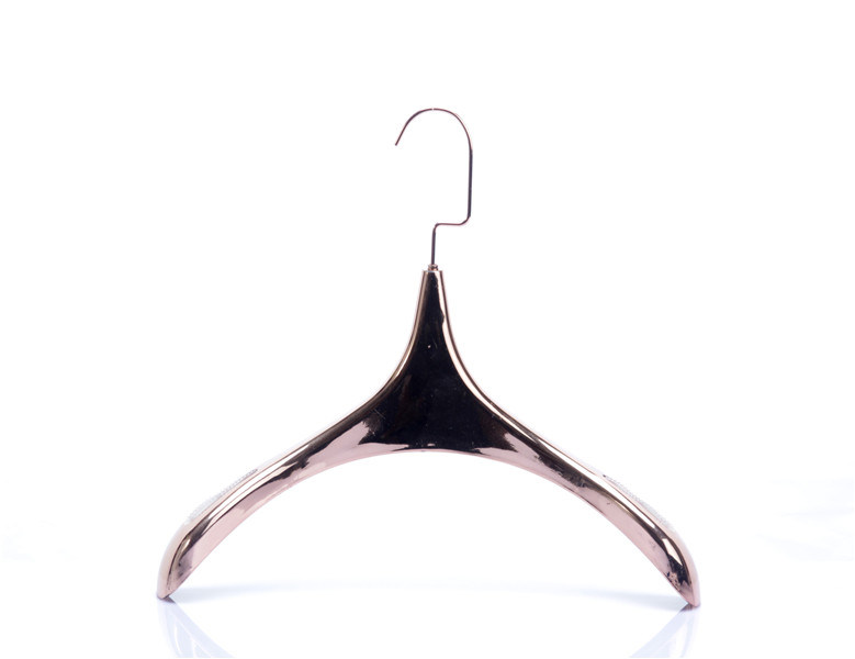 Fashionable Varnish Plastic Hanger for Display