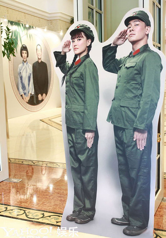 New Fashion Cardboard Advertising Poeple Display Standee for Wedding