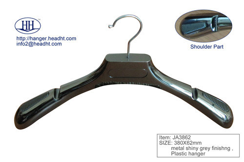 Recycled Plastic Jacket Hanger, Plastic Hanger with Metal Shiny Finishing