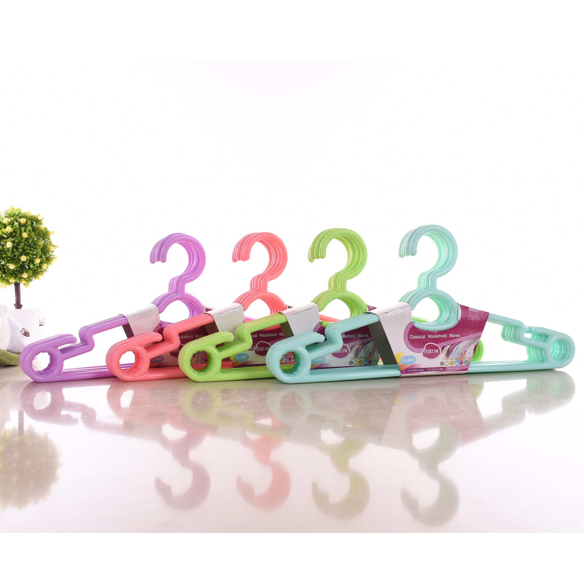 Four Colors High-Quanlity Plastic Hanger