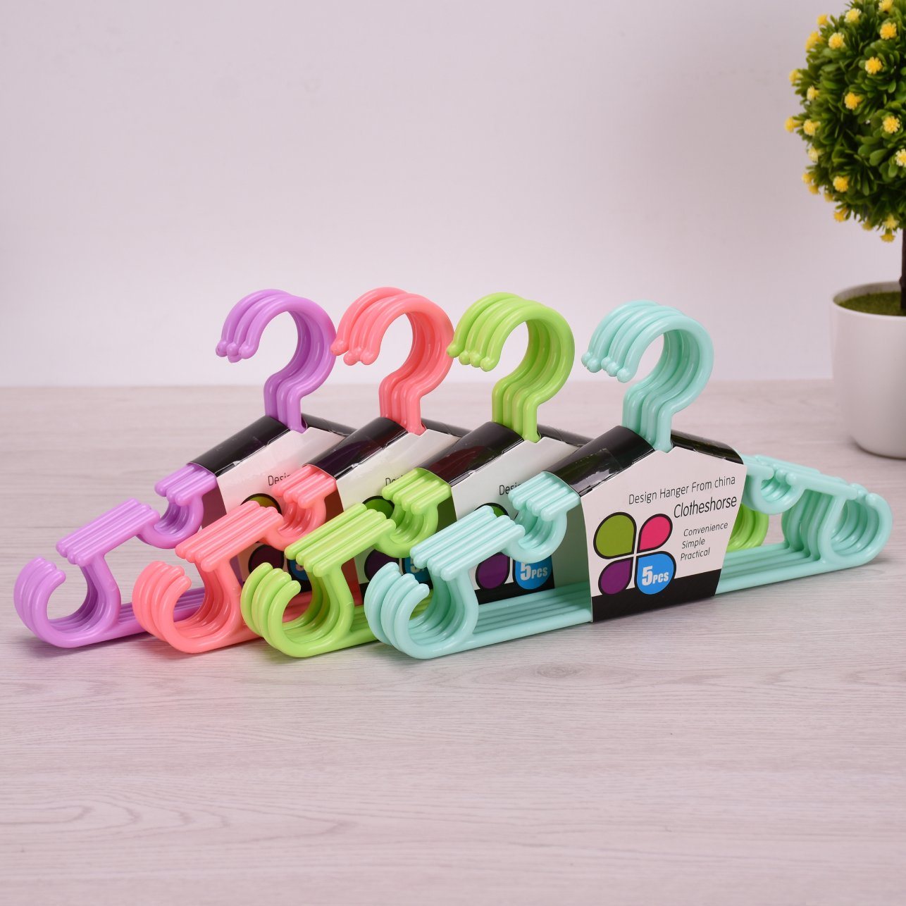 Colorful Garment Plastic Clothes Coat Hanger for Children