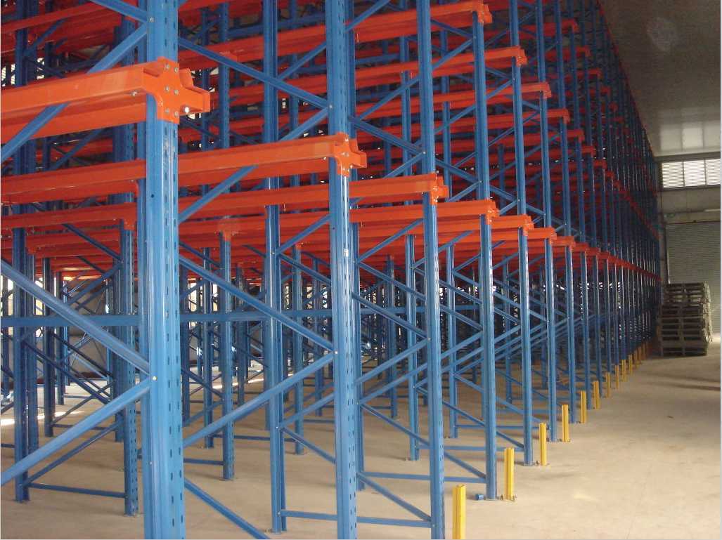 Heavy Duty Warehouse Steel Drive in Pallet Racking