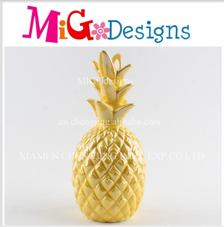 Yellow Ceramic Decoration Lovely Gifts Pineapple Shaped Money Bank