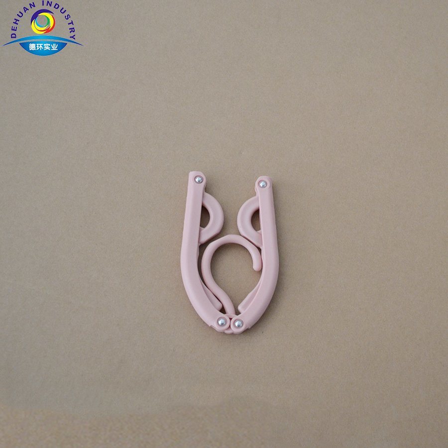 Plastic Hangers for Clothes with Clips