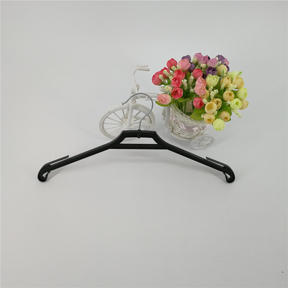 Cheap Thin Black Plastic Hanger