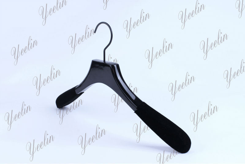 Luxury Black Flocking Hanger, Flocking Wooden Hanger, Luxury Garment Hangers