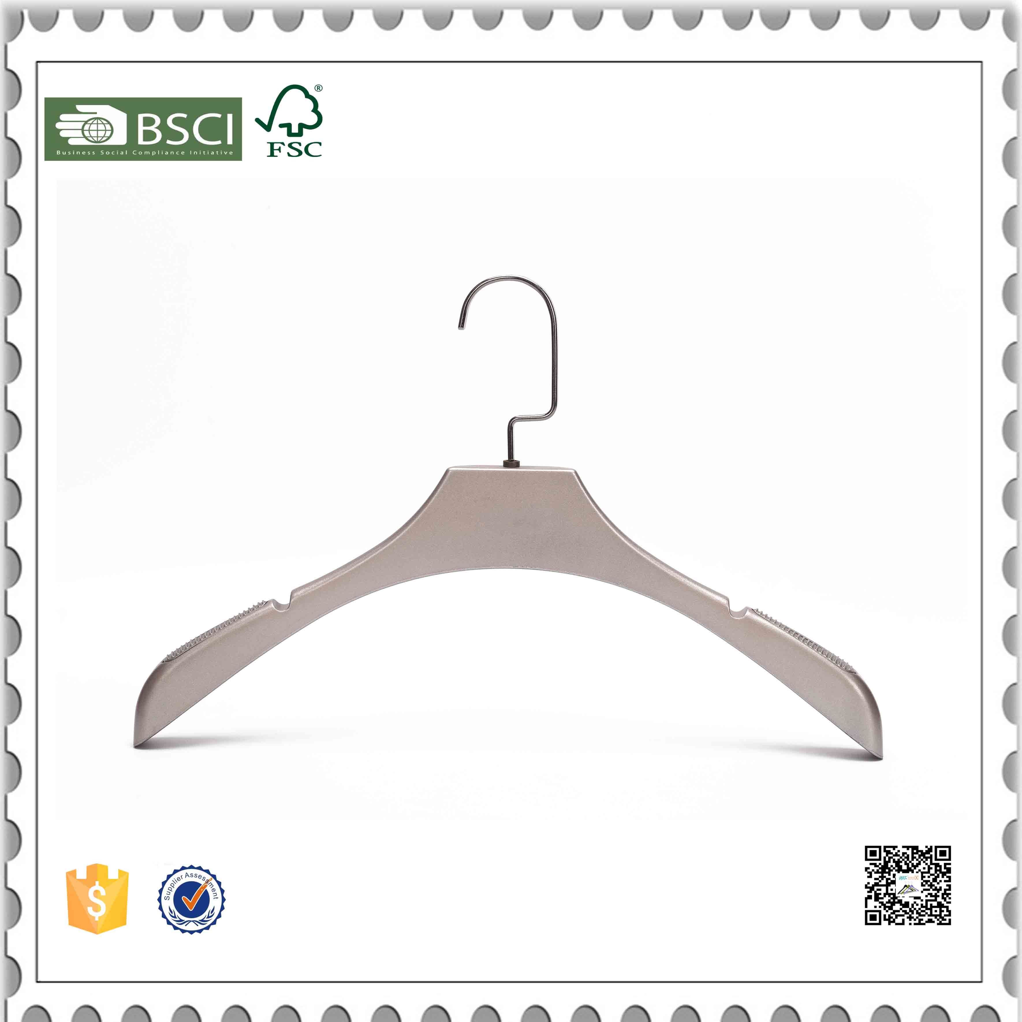 Luxury Plastic Hangers Clothes Hanger Factory for Display