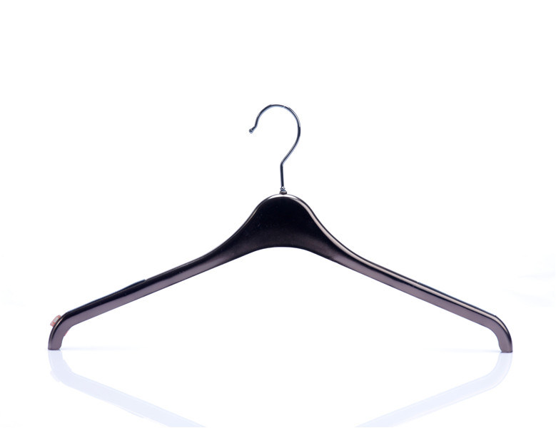 New Style Slim Varnish/Rubber Coated Plastic Hanger