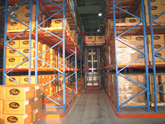 Warehouse Teardrop Heavy Duty Pallet Racking