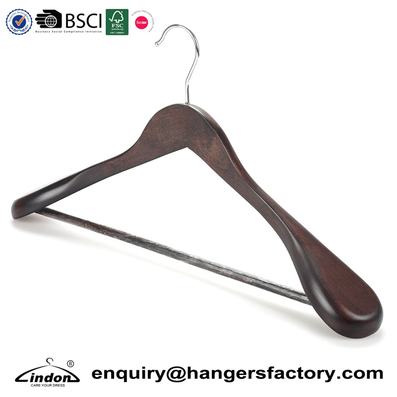 Audited Supplier Lindon Retro Finish Heavy Duty Wooden Coat Clothes Hangers