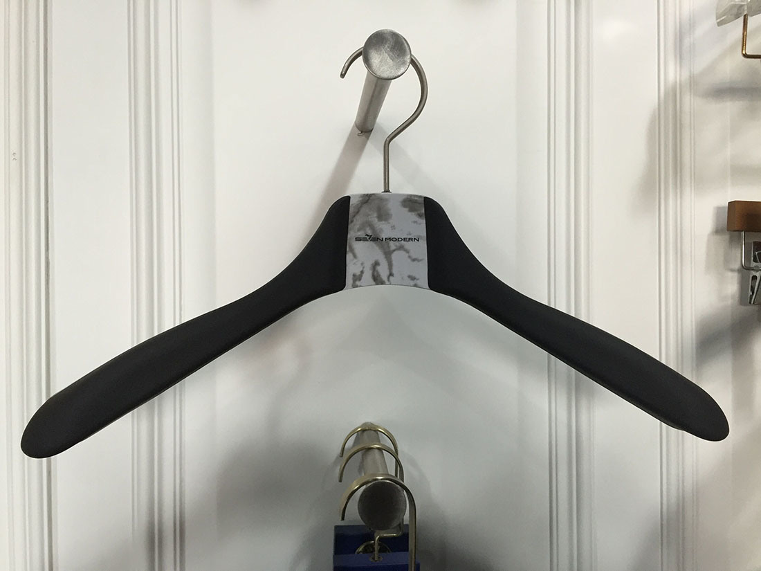 Zhuoyu Manufacturing Plastic Clothes Hanger for Exclusive Shop