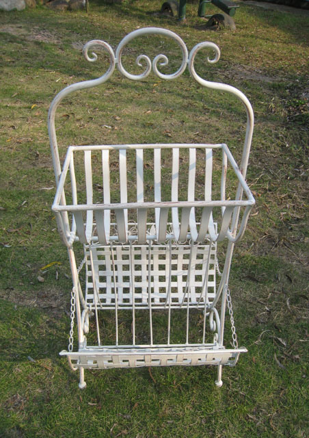 Multifunctional Iron Basket with Magazine Rack