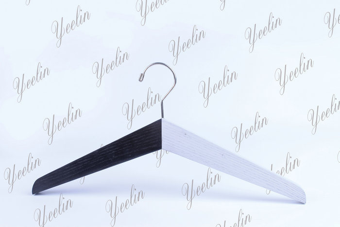 2015 Guangxi Yeelin Wholesale High Quality Personlized Wooden Clothes Hanger (YLWD84218W-BNW2)