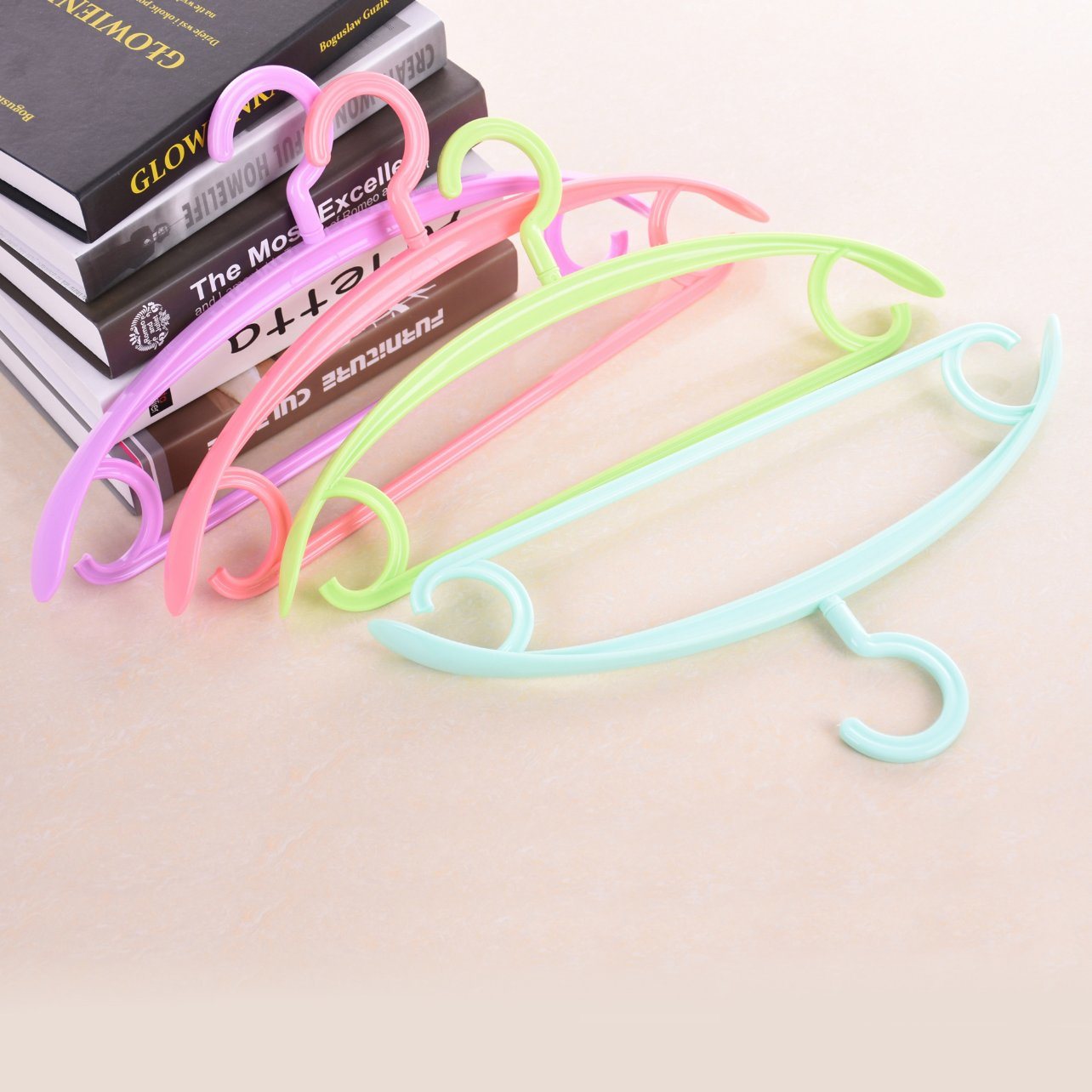 High-Quality Plastic Products Swivel Plastic Hanger