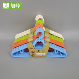 Wholesale Colorful Beautiful Plastic Clothes Hanger for Drying