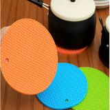 Kitchenware Silicone Round Shaped Honeycomb Pattern Heat Resistant Mat