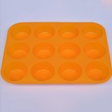 Non-Toxic Food Grade 12 Cup Silicone Baking Cake and Muffin Mould