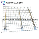 Various Types of Wire Mesh Decking Used for The Rack