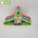 Wholesale Cheap Popular Plastic Clothes Hanger Cloth for Drying